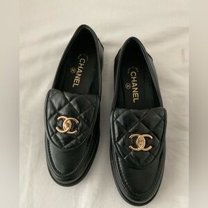 Chanel black moccasins size 381/2